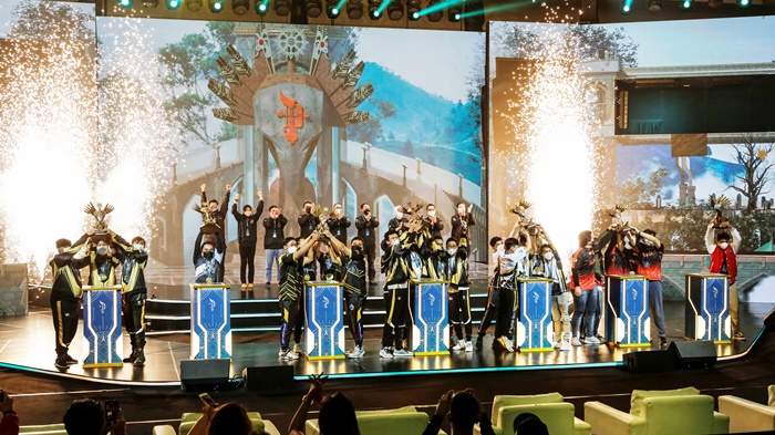 para-juara-di-piala-presiden-esports-nusa-dua-bali-minggu-19122021.jpg