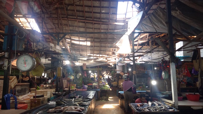 Bangunan Atap Pasar Ikan Kotabaru Rusak Nyaris Ambruk, Rehab Diserahkan ke Diskoperdag Kotabaru