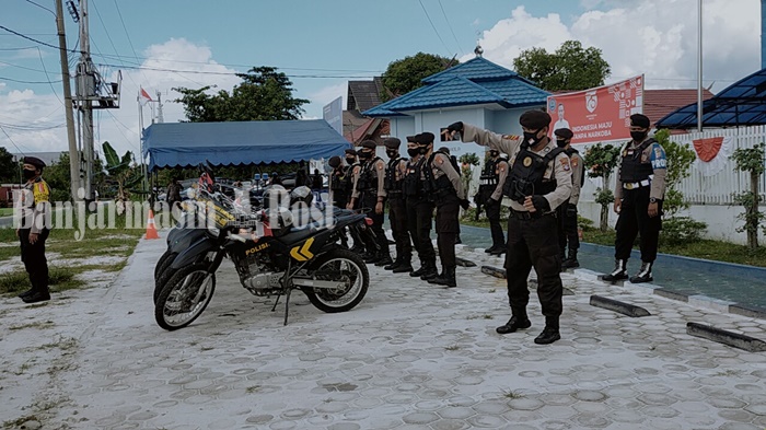 patroli-keliling-petugas-kepolisian-polresta-palangkaraya-22122020.jpg