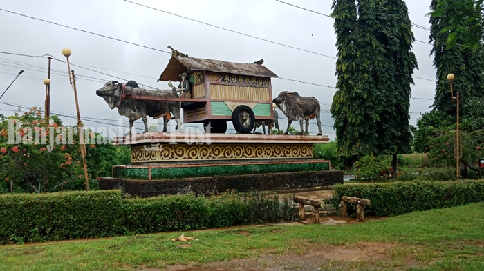 patung-sapi-di-rest-arae-di-pelaihari-kabupaten-tanahlaut-provinsi-kalimantan-selatan.jpg