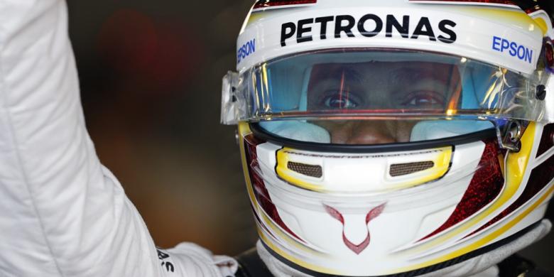 pebalap-mercedes-asal-inggris-lewis-hamilton_20160722_183749.jpg