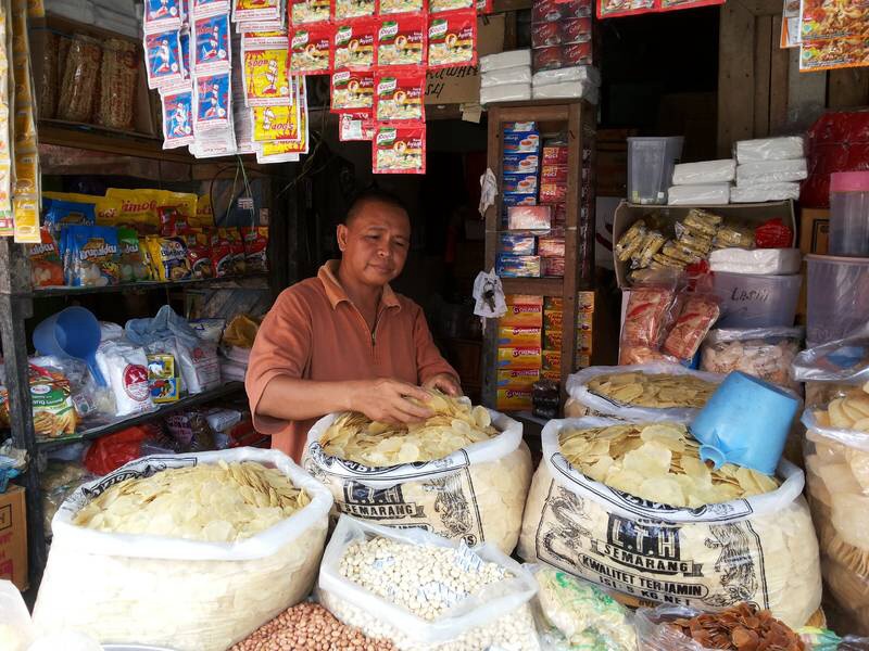 pedagang-sembako-di-banjarmasin_20161107_222221.jpg