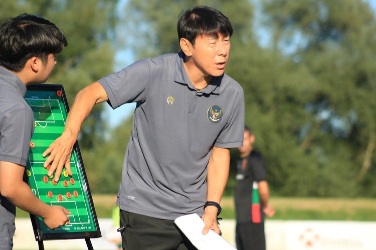 Shin Tae-yong Panggil 40 Pemain untuk TC di Korsel, Ada dari Persija, Persebaya & Persib