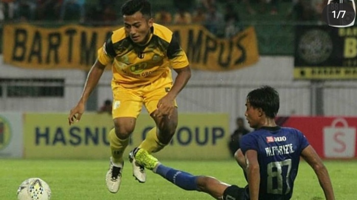 pemain-muda-barito-putera-ferdiansyah-berlatih-di-lapangan-rawa-mangun.jpg