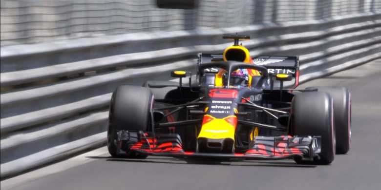 pembalap-red-bull-daniel-ricciardo_20180526_230107.jpg