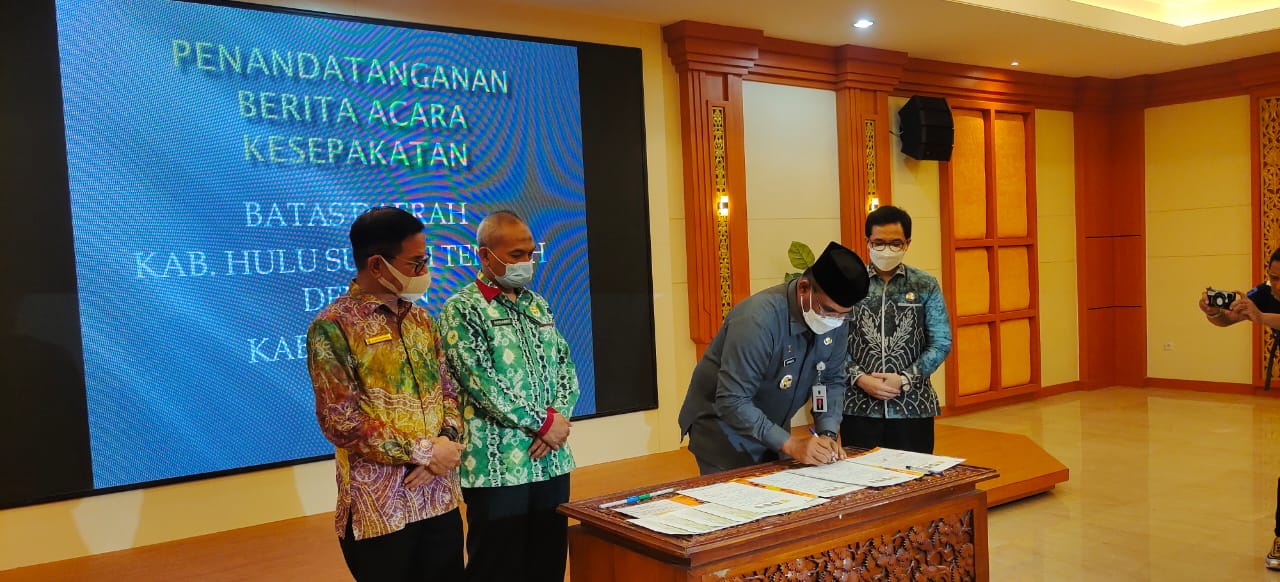 penandatanganan-kesepakatan-tapal-batas-hst-dan-kotabaru.jpg