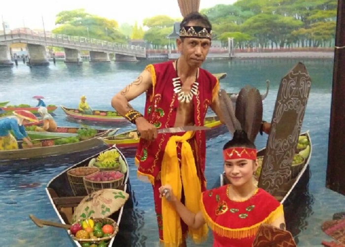 penari-dayak-asal-banjarmasin-ruspandi.jpg