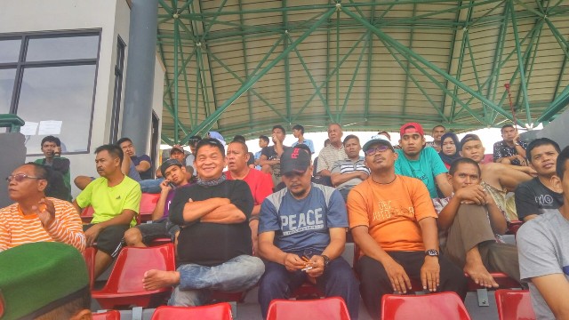 Dari Perempuan Cantik sampai John Tralala Hadir Dukung Martapura FC - pendukung-mfc_20160604_165057.jpg