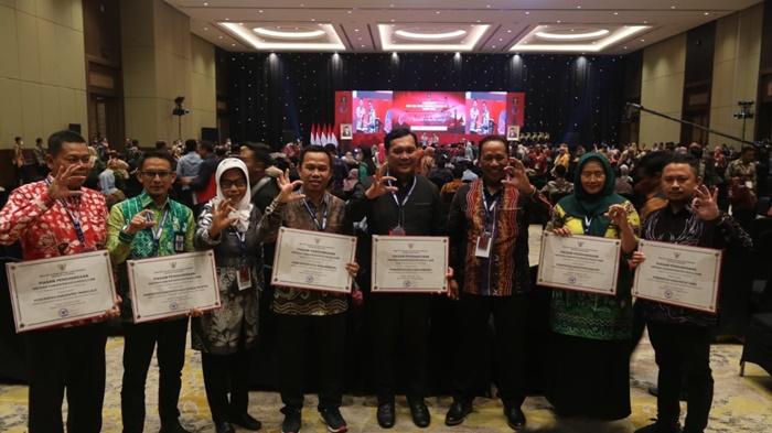 penghargaan-Kota-Peduli-HAM-dari-Kemenkumham-RI.jpg