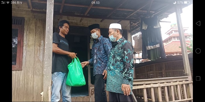 pengurus-ldii-tala-blusukan-menyalurkan-paket-sembako.jpg