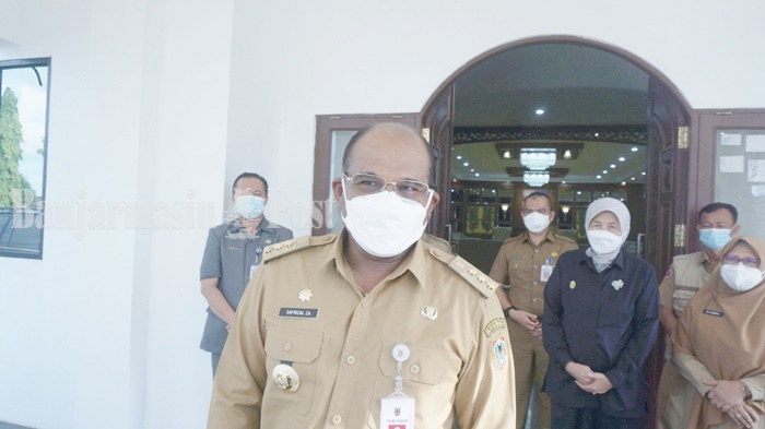 penjabat-gubernur-kalsel-safrizal-za-beri-keterangan-mengenai-kelanjutan-ppkm-senin-09082021.jpg