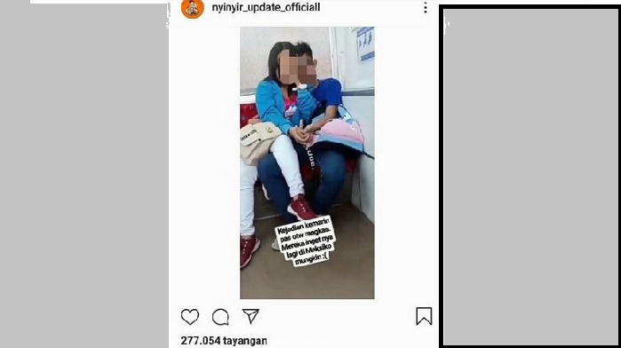 penumpang-bermesraan-di-krl.jpg