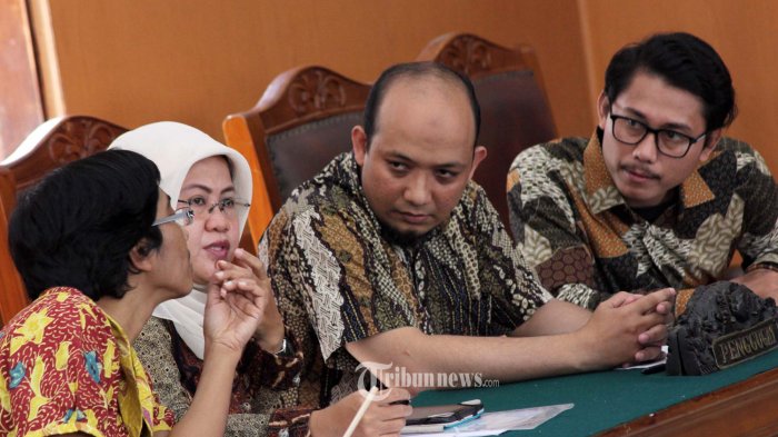 penyidik-kpk-novel-baswedan-menjalani-sidang_20150603_115650.jpg