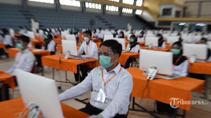 peserta-seleksi-kompetisi-bidang-skb-bagi-cpns-pemkot-surabaya.jpg