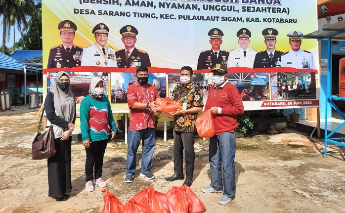 Terapkan Protokol Kesehatan, Operasi Pasar di Kotabaru Berlangsung dari Rumah ke Rumah