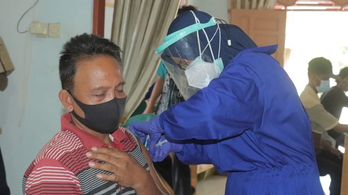 Bupati HSS Achmad Fikry Pantau Vaksinasi, 200 Warga Masuk Daftar Tunggu