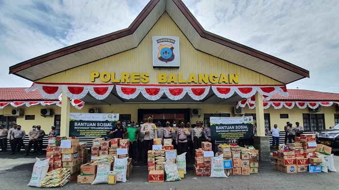 polres-balangan-menerima-suplai-bantuan-sosial.jpg