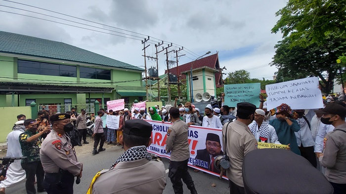 Berorasi di Depan Kemenag Kalsel, Begini Poin Tuntutan Massa Pengunjuk Rasa Kepada Menag RI