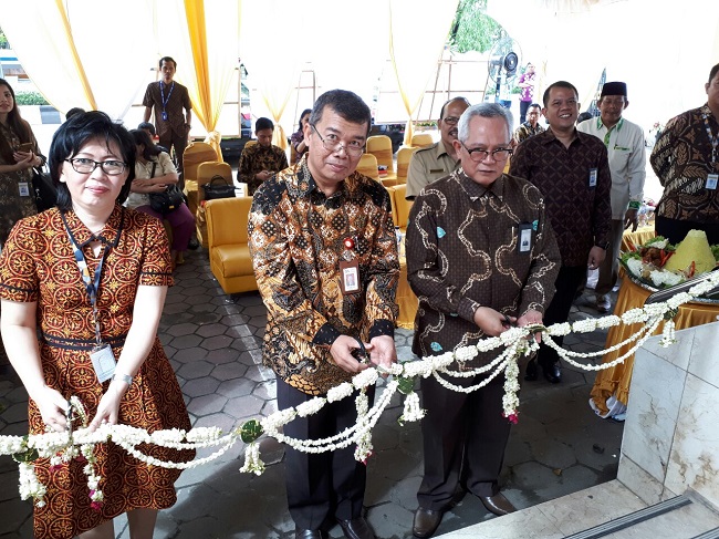 regional-director-maybank-indonesia-kalimantan-margaret_20170808_111014.jpg