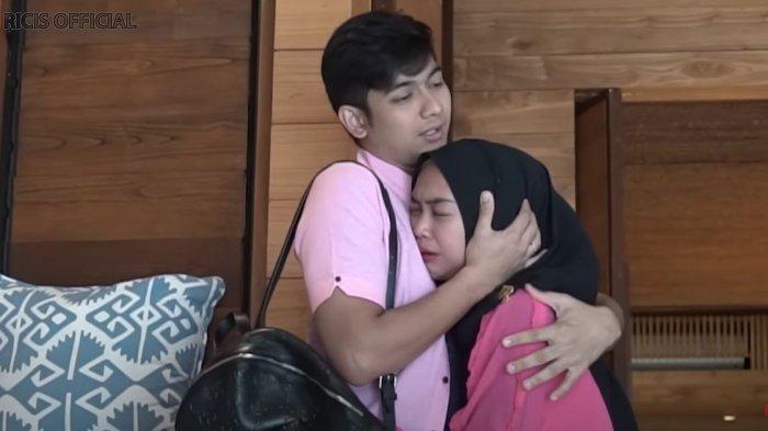 ria-ricis-menangis-larang-teuky-ryan-pulang-ke-jakarta-untuk-syuting-sinetron.jpg