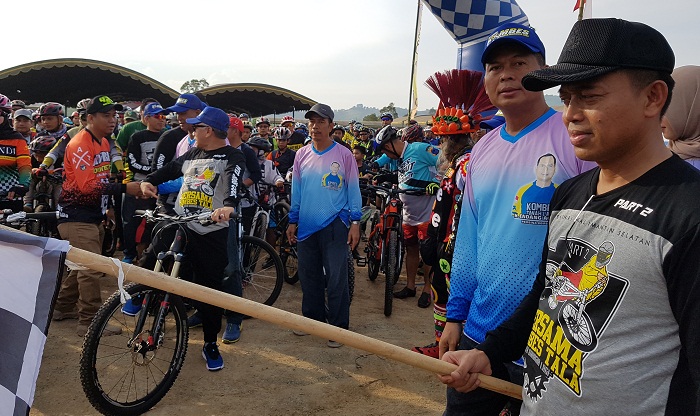 ribuan-goweser-meramaikan-ajang-bersama-kombes-kita-bahagia-lagi_20171029_114305.jpg