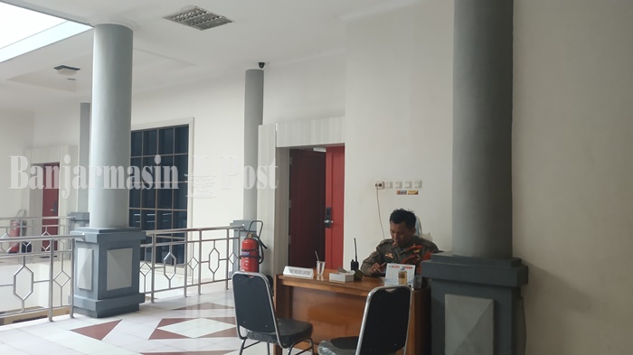 ruang-kerja-bupati-hst-tertutup-saat-rapat-antara-bupati.jpg