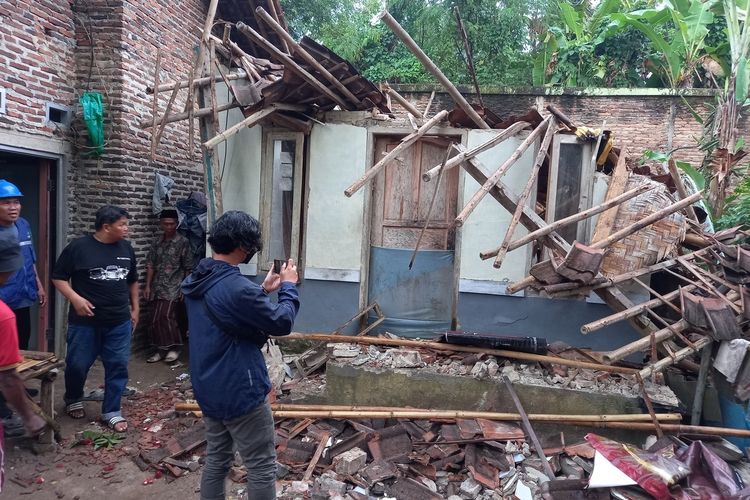 rumah-korban-gempa-banten-67.jpg