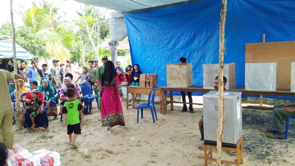 salah-satu-desa-yang-melaksanakan-pemilihan-kepala-desa-kades-serentak_20170918_115824.jpg