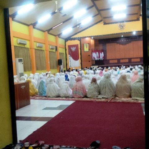 salat-hajad-dpd-golkar-kalsel_20151024_190609.jpg