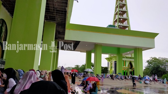 salat-ied-di-masjid-agung-al-munawarah-jl-trikora-banjarbaru.jpg
