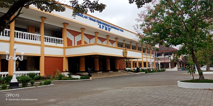 sekolah-tinggi-pembangunan-masyarakat-desa-apmd.jpg