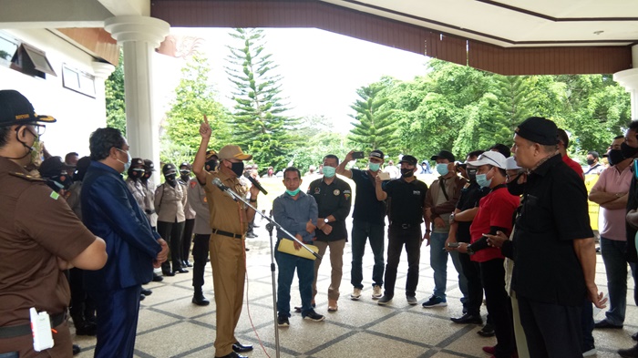 Demo di Kabupaten Tanahlaut, Begini Awal Mula Aksi