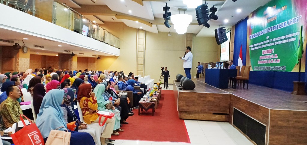 seminar-nasional-farmasi_20180819_132416.jpg