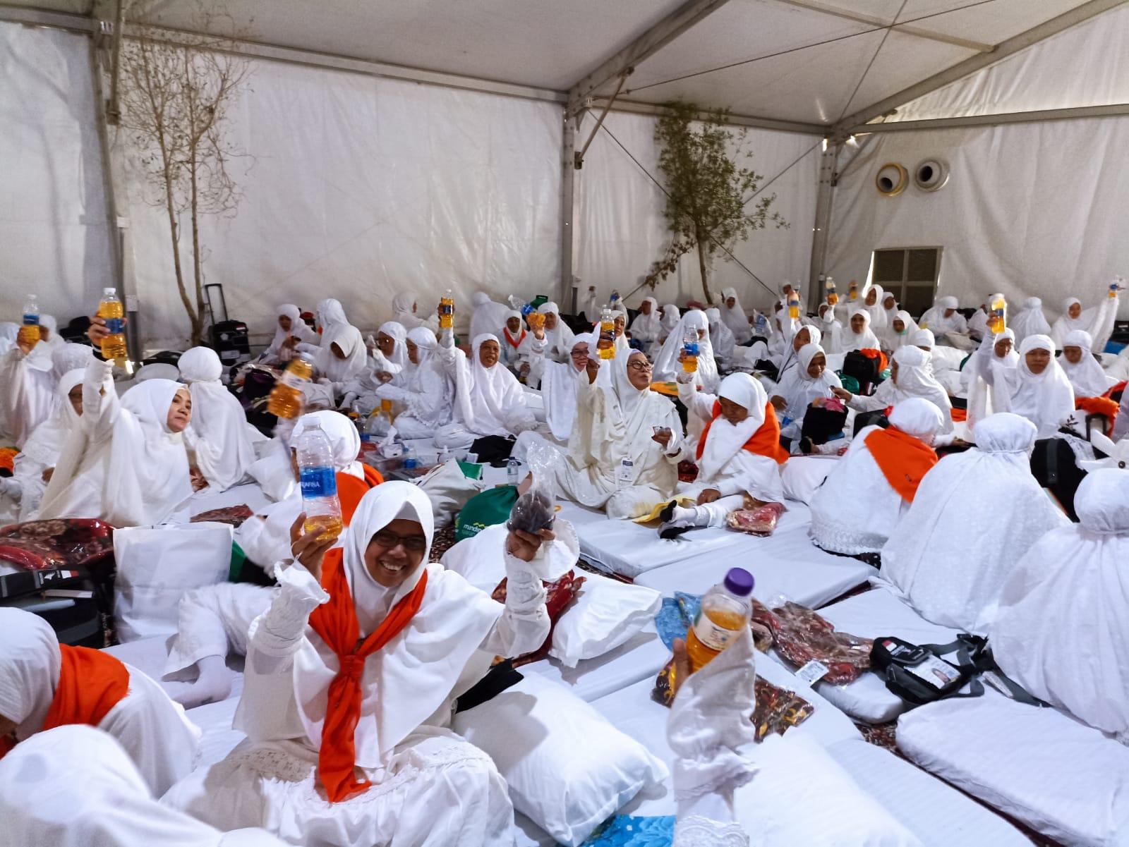 semua-jemaah-haji-Embarkasi-Banjarmasin-sudah-berada-di-Arafah.jpg