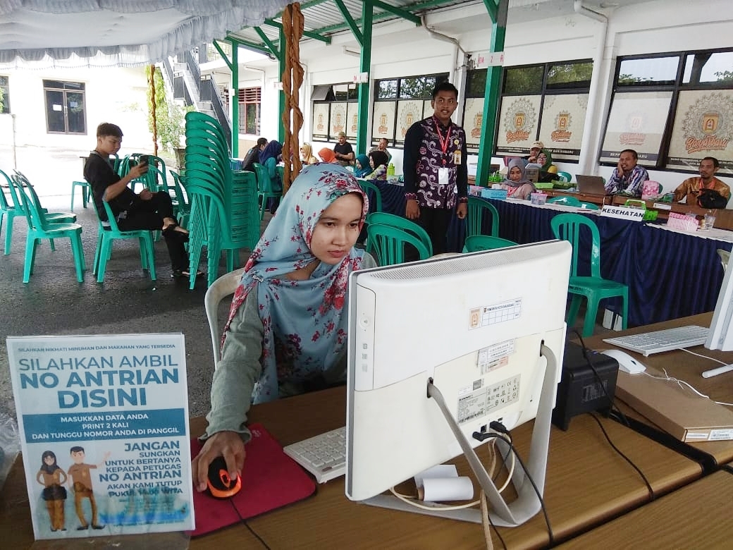 seorang-pelamar-cpns-di-banjarbaru.jpg