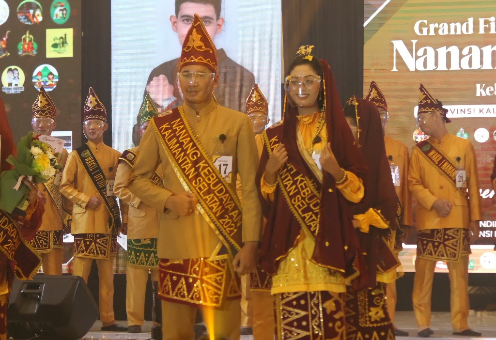 Sephiara dan Azimi Pasangan Naga Kebudayaan Kalsel 2021