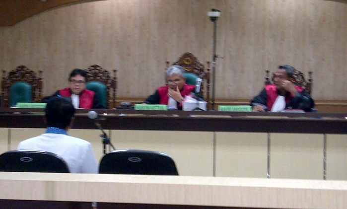 sidang-mantan-bupati-kotabaru-irhami-ridjani_20170110_215930.jpg