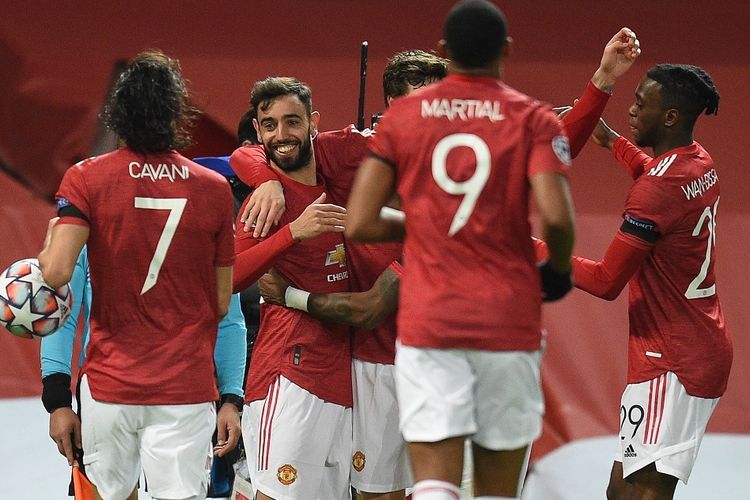 skuad-manchester-united-saat-merayakan-gol-ke-gawang-istanbul-basaksehir.jpg