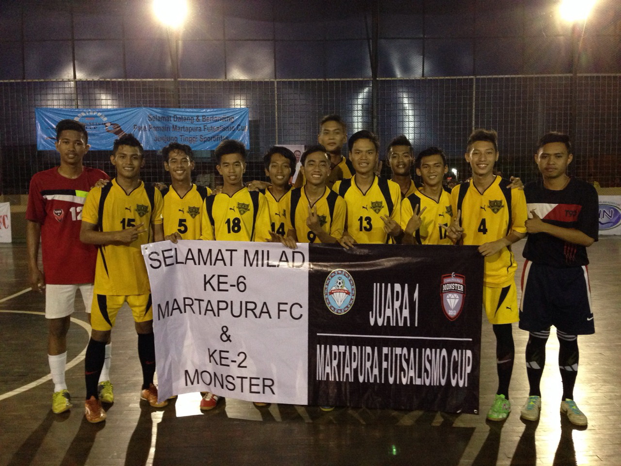 sman-4-juara-turnamen-futsal-martapura-futsalismo-cup-2015_20150413_063149.jpg