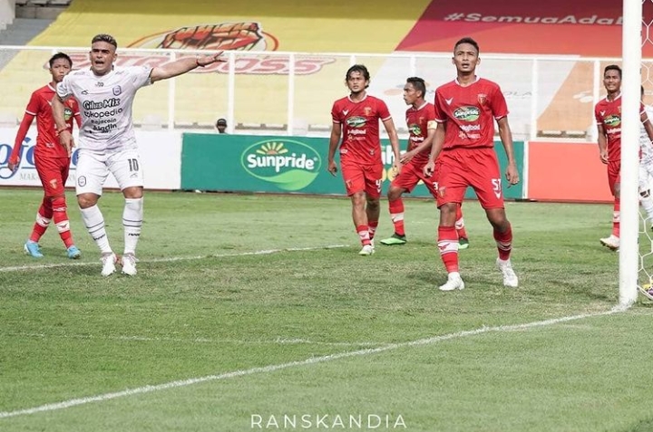striker-rans-cilegon-fc-cristian-gonzales-5.jpg