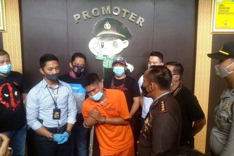 suryanto-20-pelaku-pembunuhan-ibu-dua-anak-mengalami-patah-kaki-usai-melompat-dari-jendela.jpg