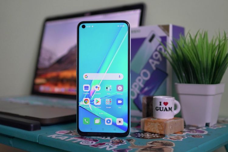tampilan-muka-oppo-a92-yang-lebih-segar-dibanding-seri-a-oppo-sebelumnya.jpg