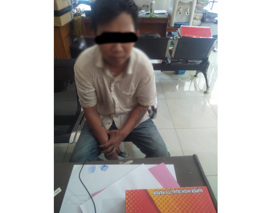 Perkelahian di Banjarmasin - DPO Penganiayaan di Kafe Party Serahkan Diri ke Polsek Banteng