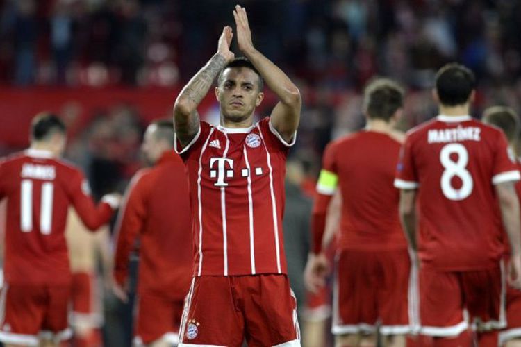 thiago-alcantara-membalas-dukungan-penonton-di-stadion-ramon-sanchez-pizjuan_20180404_061247.jpg