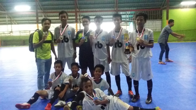 tim-futsal-smpn-4-banjarmasin_20150610_065731.jpg