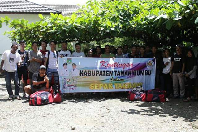 tim-sepak-takraw-kabupaten-tanahbumbu_20171015_203848.jpg