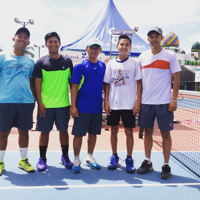 tim-tenis-putra-andalan-kalsel-di-ajang-pra-pon-2015_20150804_071738.jpg