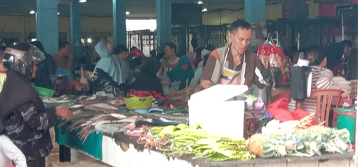 Pemkab Kotim Bebaskan Retribusi di Pasar Sampit, Begini Respon Pedagang