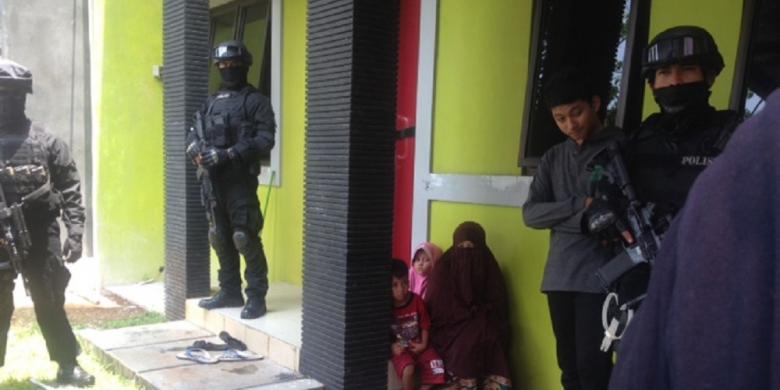 tuah-febriansyah-isis-rumah-digerebek.jpg