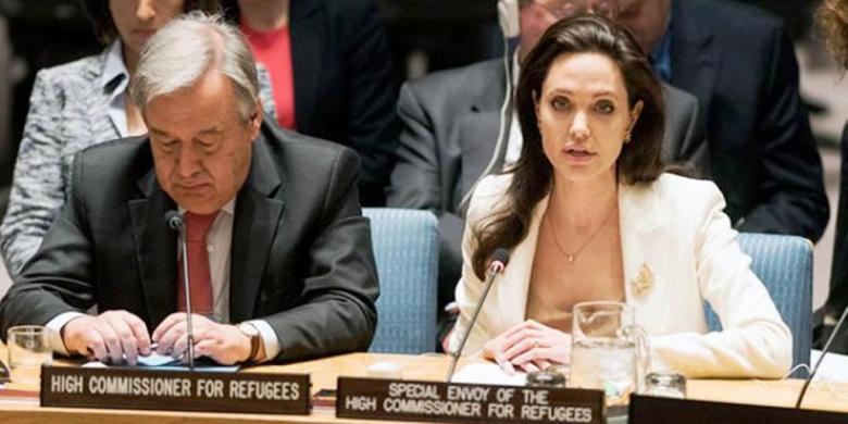 Angelina Jolie Serukan Bantuan di Kamp Pengungsi Suriah di Turki
